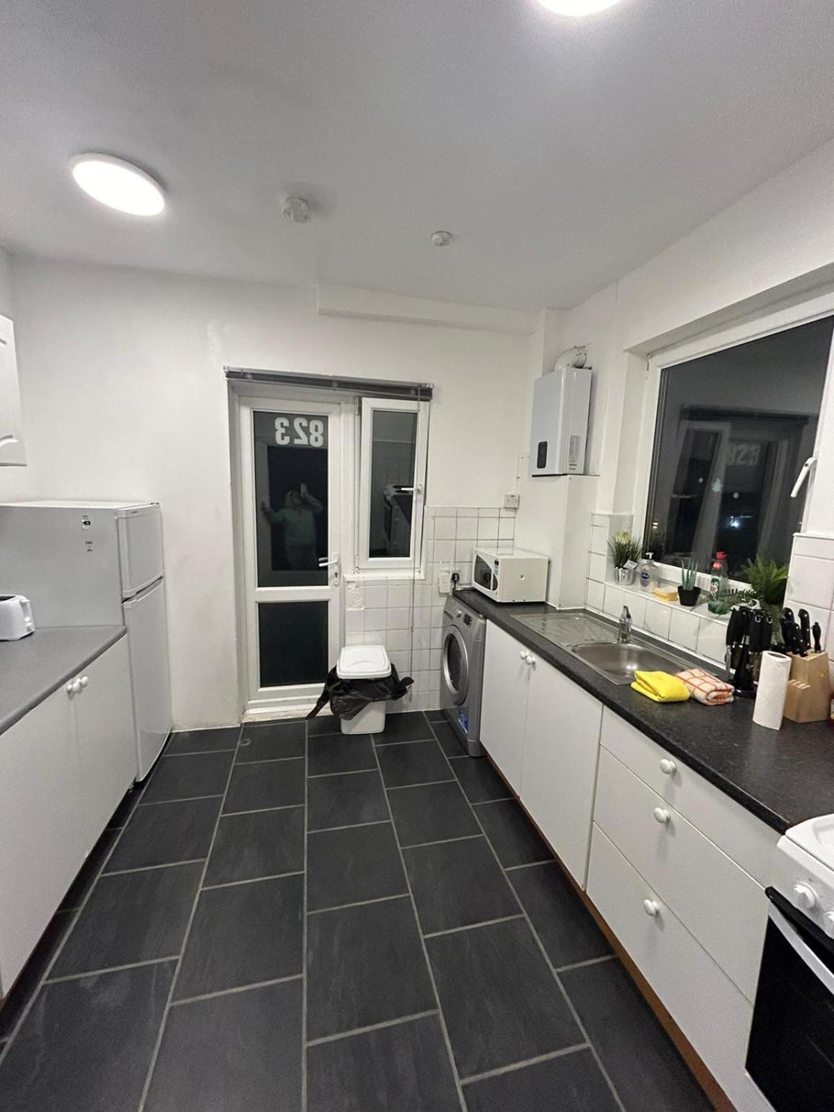 Finchley Holidays Whetstone Exterior foto